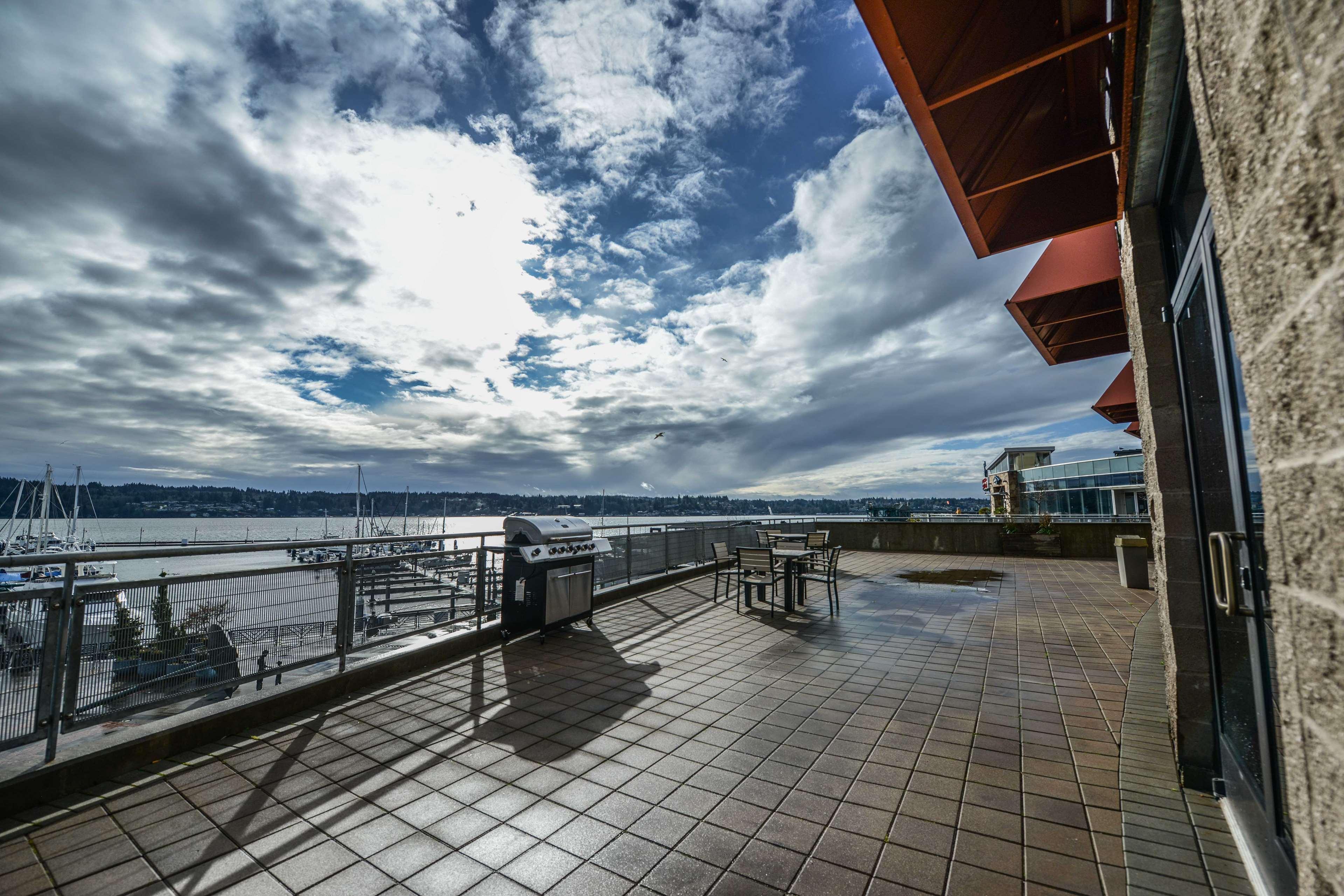 Hampton Inn & Suites Bremerton Exterior photo