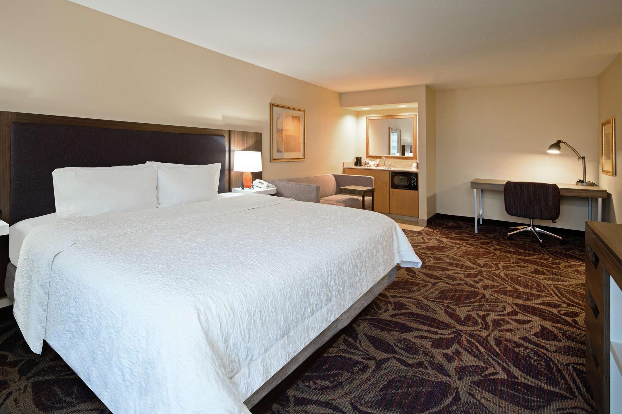 Hampton Inn & Suites Bremerton Exterior photo