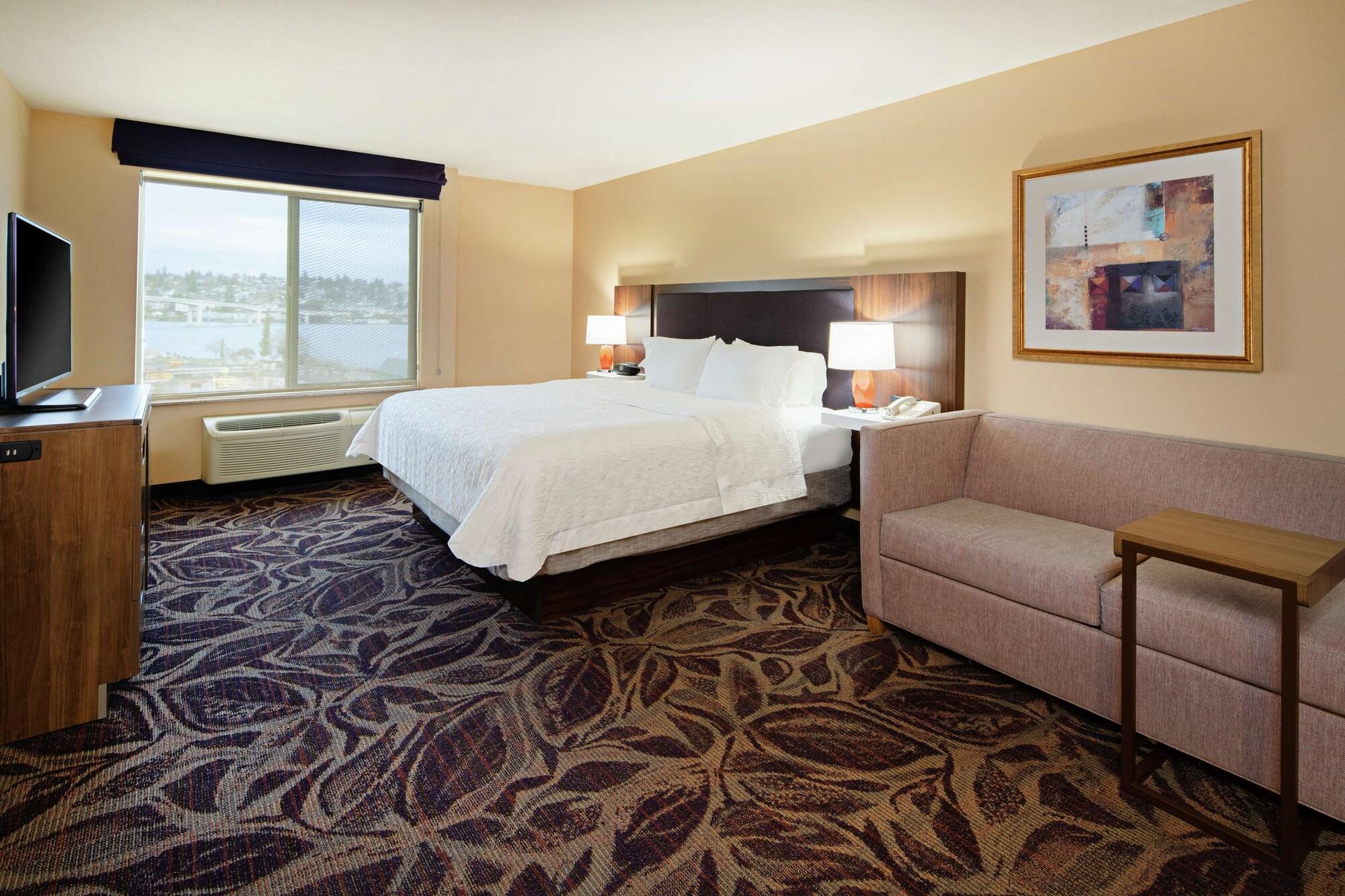 Hampton Inn & Suites Bremerton Exterior photo