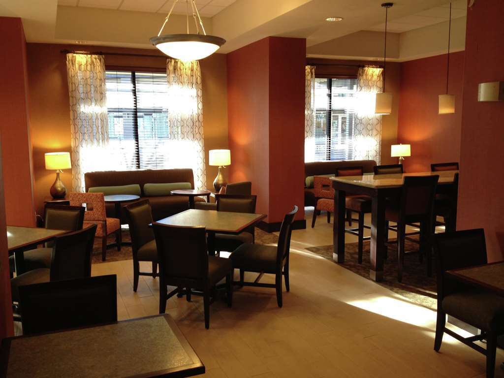 Hampton Inn & Suites Bremerton Interior photo